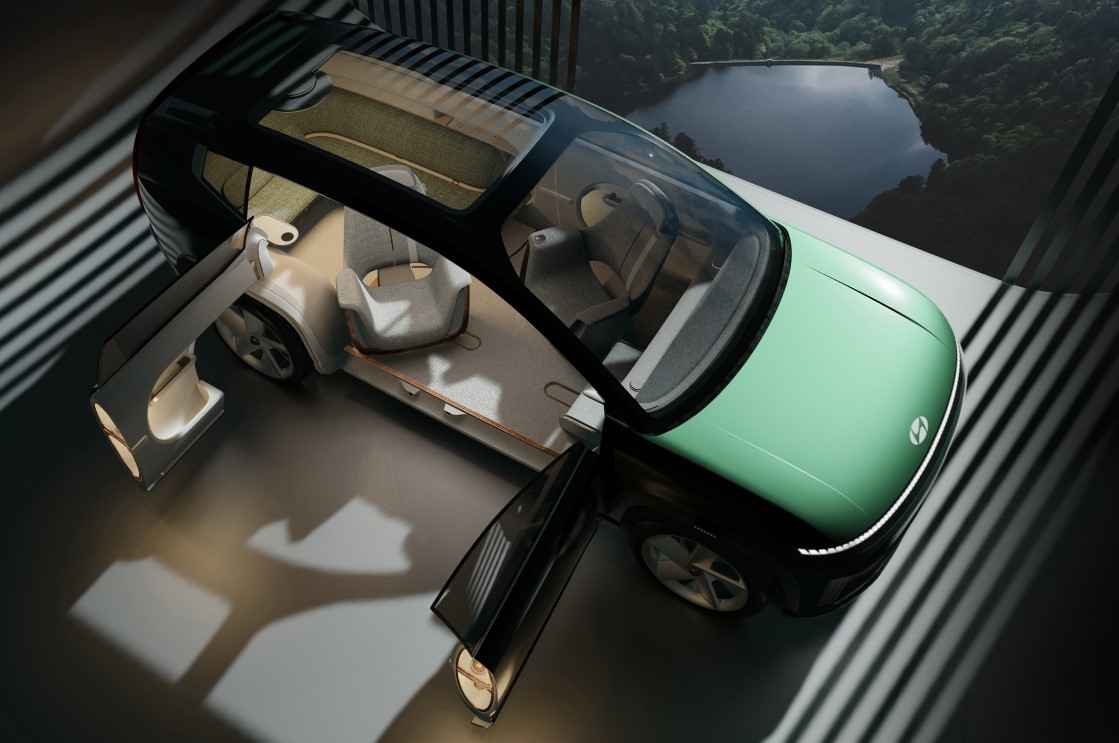 Hyundai Motor Company SEVEN konseptual avtomobili, IONIQ idman elektrik krossover prototipini təqdim etdi.